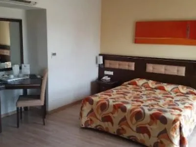 **  Livadhiotis City Hotel Larnaca Kıbrıs