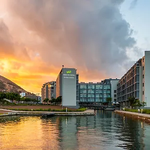 https://harbour-bridge-hotel-and-suites.hotels-capetown.com