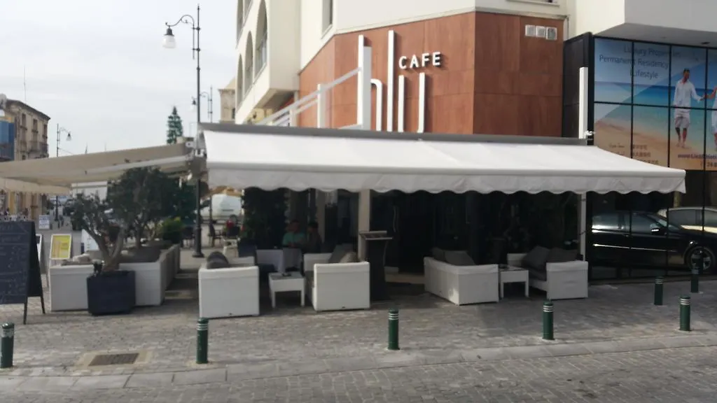 Livadhiotis City Hotel Larnaka 2*,